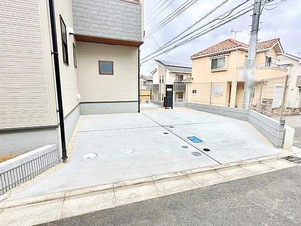 【駐車場】目の前が駐車場だと雨の日も大量にお買い物をした時も便利ですね