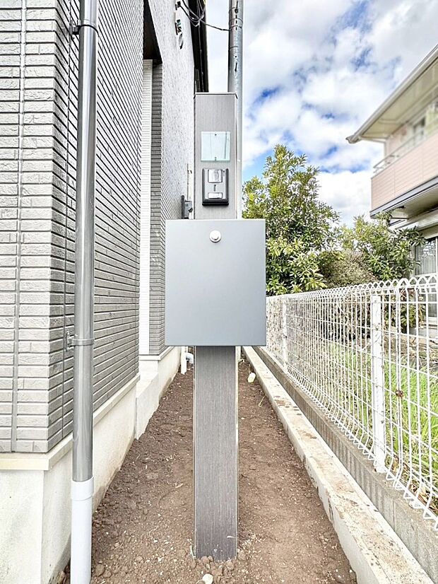 【その他現地】表札・インターホン・ポストをひとつに集約