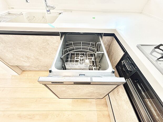 【その他設備(食洗機)】面倒なお片づけは食洗機にお任せ！家事の負担が減って、時間にも気持ちにもゆとりができます。