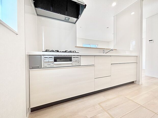 【ダイニングキッチン】カウンター越しにお話しをしながら毎日のお料理をもっと楽しく