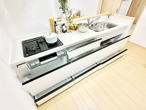 【その他設備(スライド収納)】使いやすさを優先したスライド式収納タイプ！