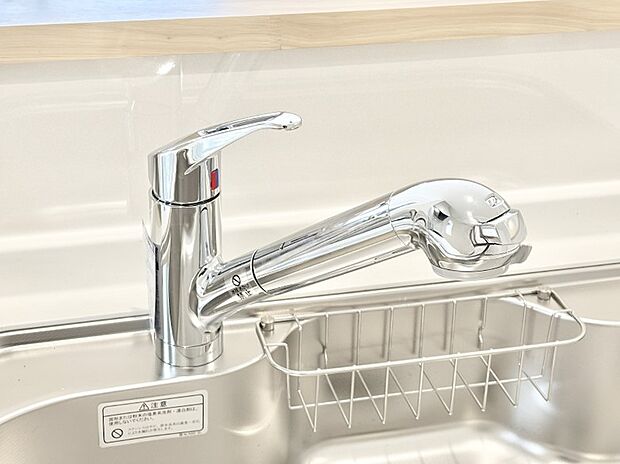 【その他設備(浄水器)】いつでも清潔なおいしいお水を。一つの水栓で水道水と浄水を使い分け。