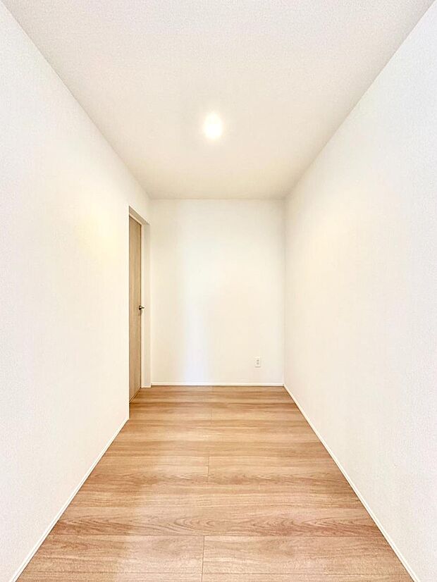 【その他設備(パントリー)】キッチンにはパントリー！食材のストックはもちろん、日用品の収納など使い方はいろいろ！