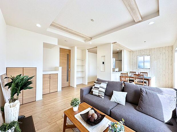 【リビング】住む方の個性が引き出される、インテリアを考えるのが楽しみなリビングです！ 