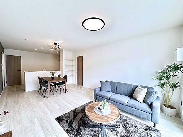 【リビング】住む方の個性が引き出される、インテリアを考えるのが楽しみなリビングです！ 