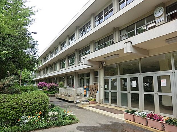 所沢市立美原中学校（約2,080m・徒歩26分）