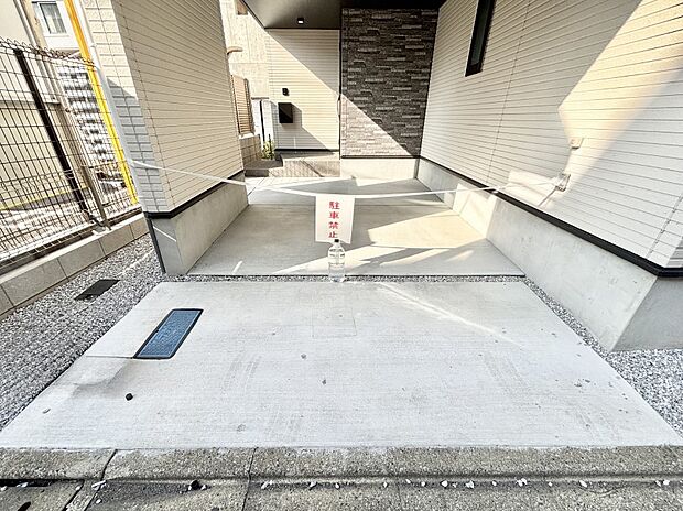 【駐車場】ビルトインタイプは大切なお車を傷や汚れから守ることができます。