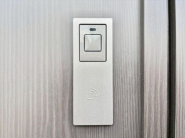 【玄関】ラクラク開錠！スマートコントロールキー。