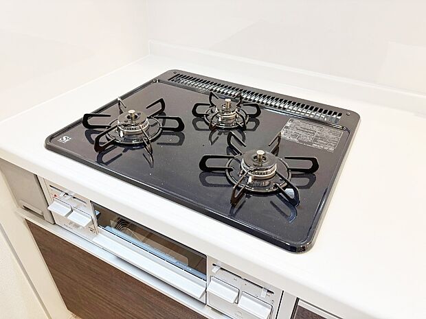 【ガスコンロ】三口ガスコンロでお料理が一気にはかどりそう  
