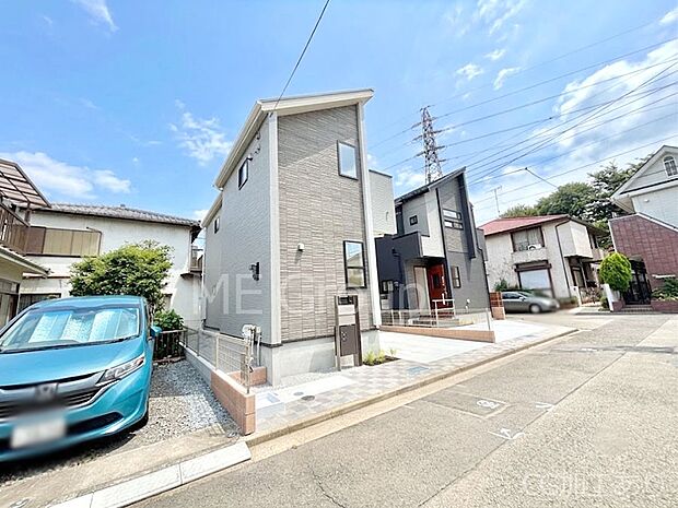 【前面道路含む現地写真】前面道路はきちんと整備されています