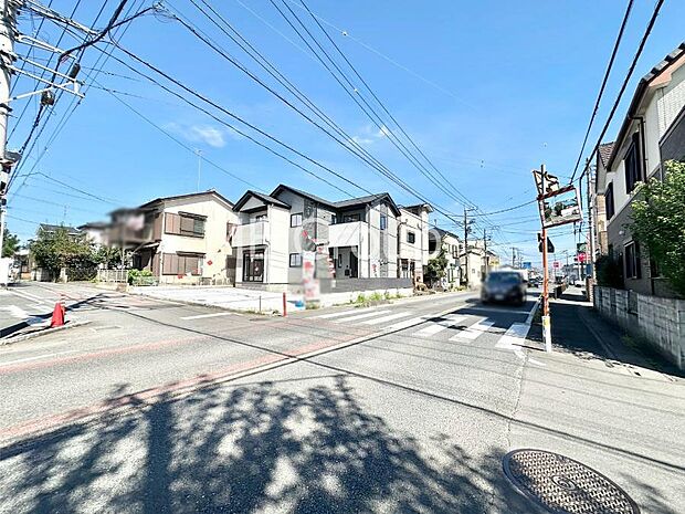 【前面道路含む現地写真】前面道路はきちんと整備されています  