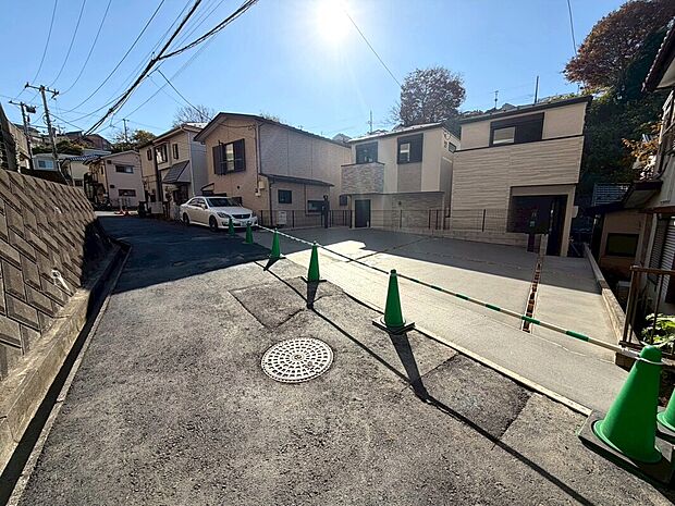 【現地外観】堂々完成！ご内見できます！