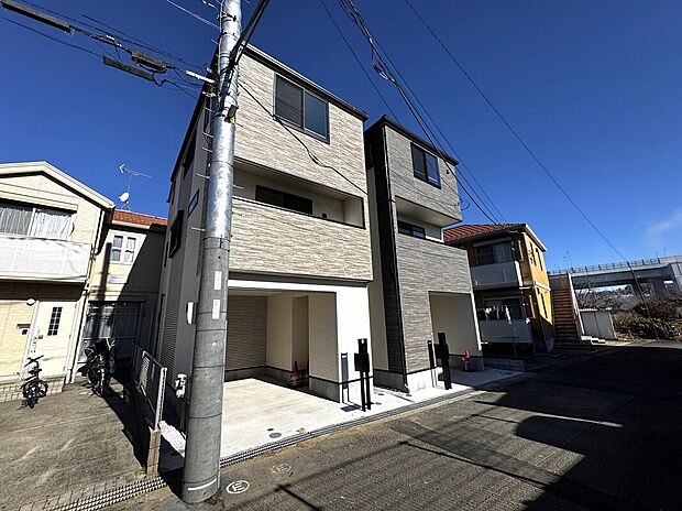 【現地外観】堂々完成！ご内見できます！