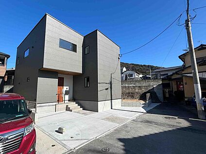 【前面道路含む現地写真】