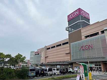 イオンモール福岡伊都 約1700m(徒歩22分)