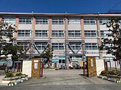 福岡市立田隈中学校 約1391m(徒歩18分)