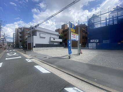 【前面道路含む現地写真】