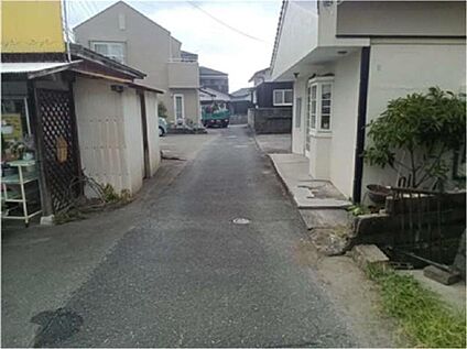 【前面道路含む現地写真】