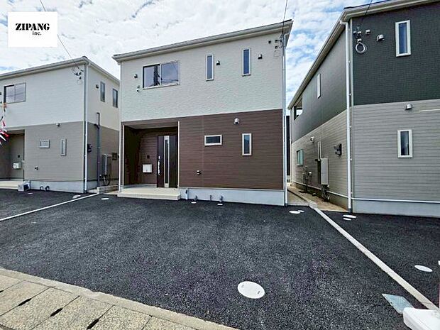 【現地外観写真】現地完成済みですので即日見学可能です♪周辺物件とともにご紹介させていただきますのでお気軽にお問い合わせください！ 