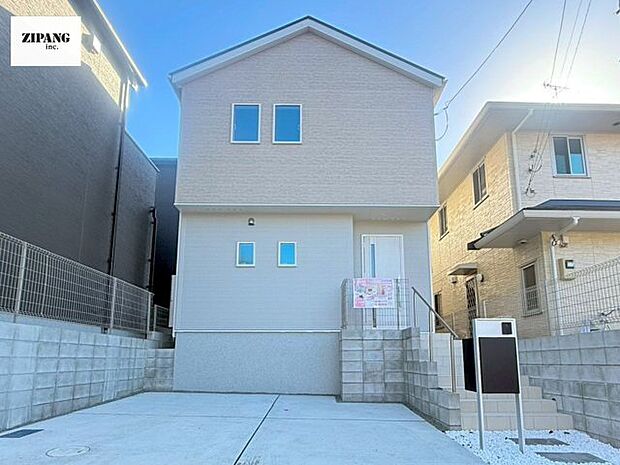 【即日見学可能】現地完成済みですので即日見学可能です♪周辺物件とともにご紹介させていただきますのでお気軽にお問い合わせください♪(2025年10月撮影)