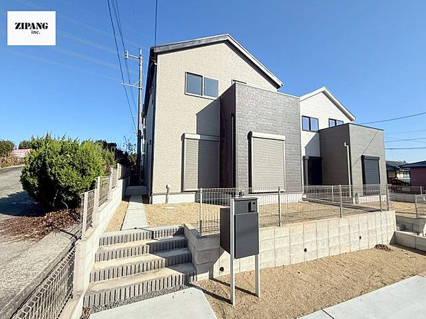 【現地外観写真】現地完成済みですので即日見学可能です♪周辺物件とともにご紹介させていただきますのでお気軽にお問い合わせください！ 