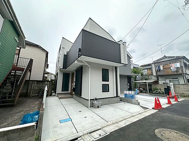 【◆同仕様外観写真】同仕様外観写真になります。重厚感と高級感を合わせ持つ魅力のお家になります。実際にご覧いただける現場もご用意しております。