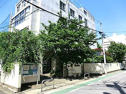 文京区立第十中学校 約987m(徒歩13分)
