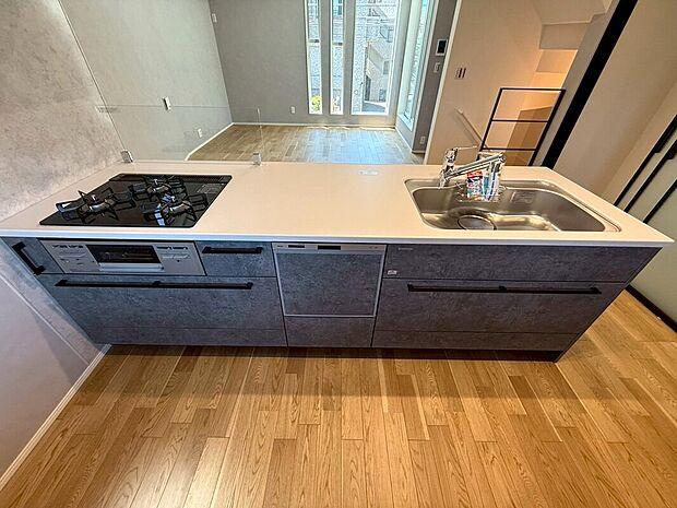 【◆キッチン】同仕様写真になります。完成前になりますのでショールームにて実際の品質をご覧いただきながら詳細にプレゼンテーションさせていただきます。より具体的なイメージを掴んでいただけると思います。