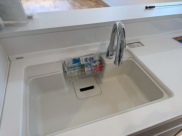 【◆シンク】食器洗いもしやすい広めのシンクになっております。水ハネもしずらく静かな静音シンクになっています。