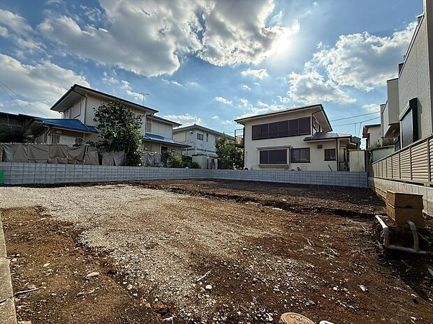 【◆現地】隣地との圧迫感もなく、視線を感じる事なく健やかにお過ごしいただけます。ゆとりある家並が魅力の場所です。
