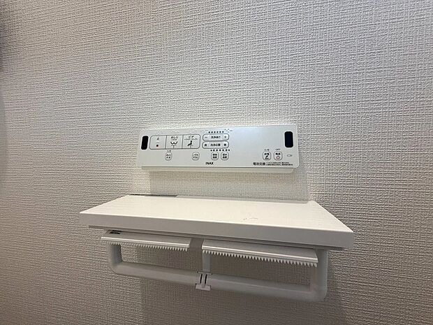 【◆ビデ】温水で優しく汚れを落としてくれます。こすりや摩擦から解放され、より快適に清潔を保つことができます。座った瞬間から快適で、1年を通じて心地よくご利用いただけます。
