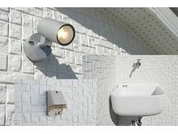 【ライト・水栓・コンセント】スカイバルコニーには【スロップシンク・防水コンセント・照明】が標準装備！
さまざまなシーンで活躍します。