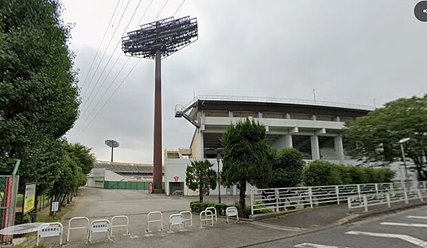 駒場運動公園（約790m）
