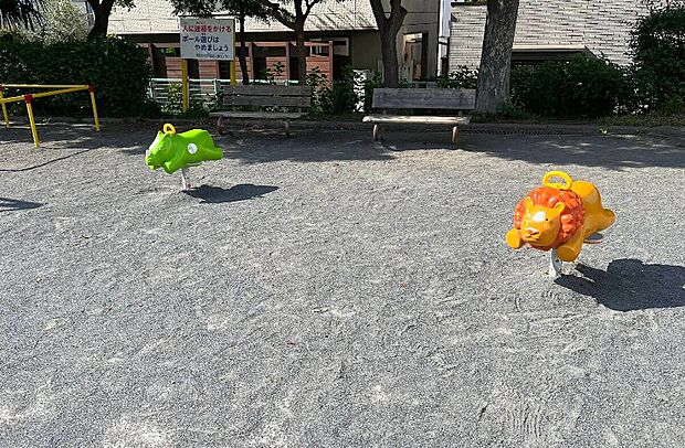 梶ヶ谷金山公園(約110m)