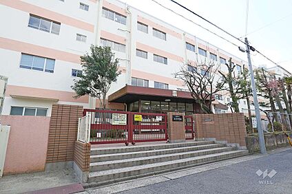 志賀中学校 640ｍ(徒歩8分)