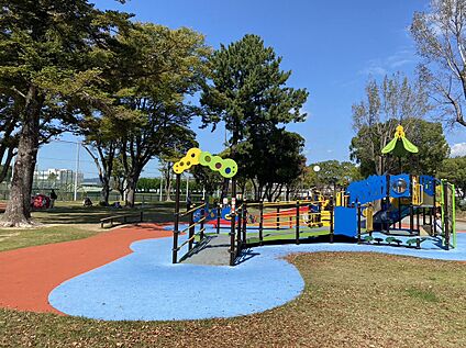 豊川公園 約1630m(徒歩約21分　自転車約7分　車約3分)