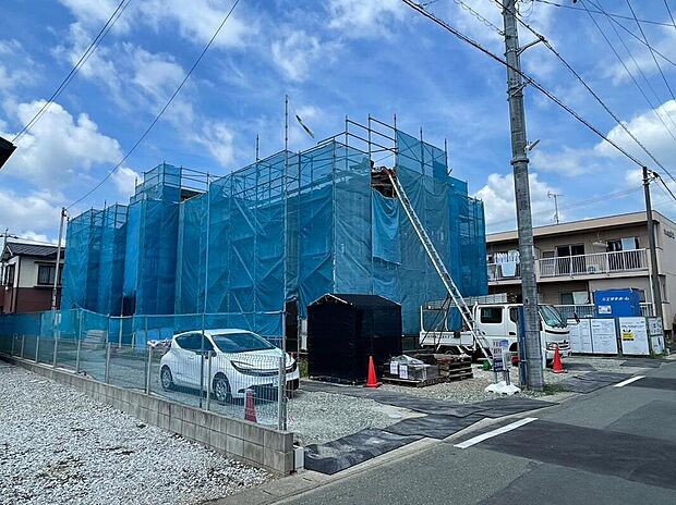 【【前面道路含む現地写真】】ご家族で快適に暮らせる住まいをお届けします。