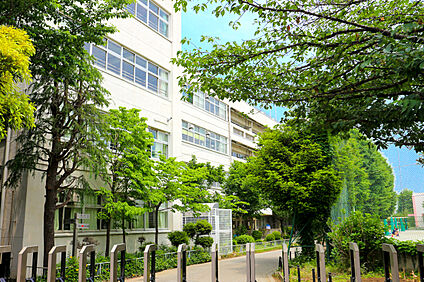 国分寺市立第一中学校 210ｍ