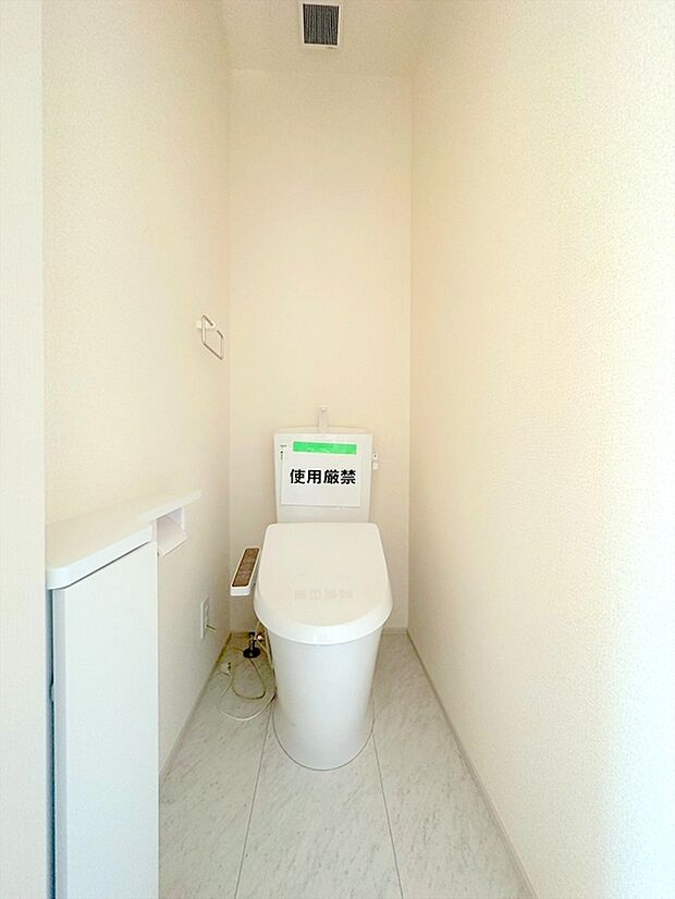 【ウォシュレット付きトイレ】快適な温水清浄便座付。いつも使うトイレだからこそ、こだわりたいポイントですね。