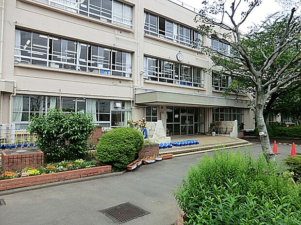 稲城市立稲城第六小学校(約626m)