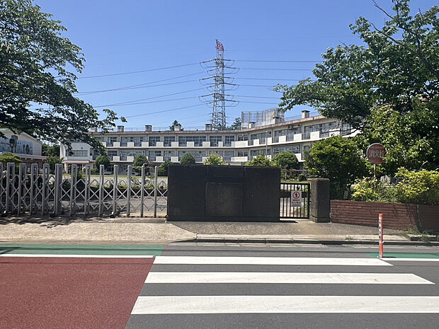 四街道市立山梨小学校(約532m)