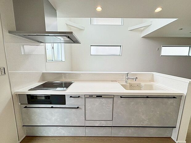 【キッチン】（2号棟）☆システムキッチン☆IHクッキングヒーターでお掃除楽々♪食洗機付きです♪