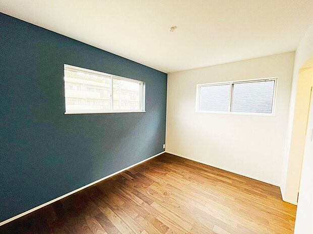 【室内】(B棟)☆洋室☆自然光が差し込む二面採光の明るいお部屋♪自分だけの空間でリラックスタイムを♪