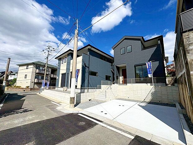 【前面道路含む外観】☆現地【2025年10月】撮影☆