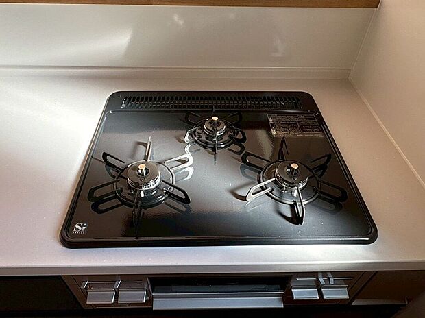 【その他設備】火力にこだわるお料理など、使い勝手良好の3口コンロです♪