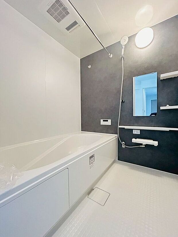 【バス】〈3号棟〉☆ユニットバス☆一坪の広々としたバスルーム♪足を伸ばして一日の疲れを癒しましょう♪