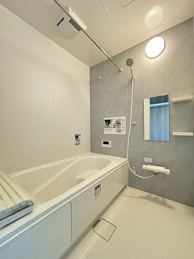 【バス】〈2号棟〉☆ユニットバス☆ゆったり浸かれる浴槽で1日の疲れをリフレッシュ♪