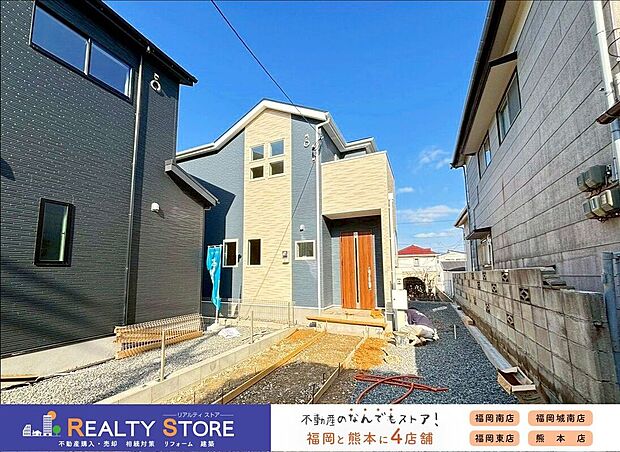 【外観】〈2号棟〉☆外観☆どんな風景にも馴染む爽やかな外観♪　