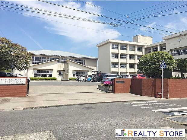 糸島市立前原西中学校(約1,500m)