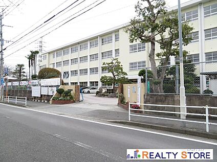 福岡市立長尾中学校 700m